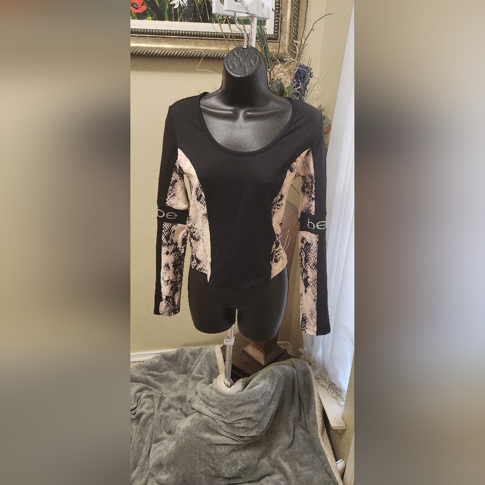 Bebe workout top